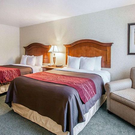 Comfort Inn Conference Center ฮิลส์โบโร ภายนอก รูปภาพ