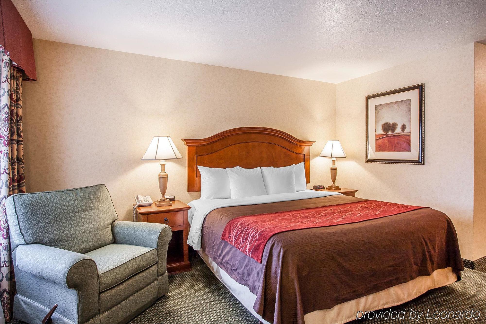 Comfort Inn Conference Center ฮิลส์โบโร ภายนอก รูปภาพ