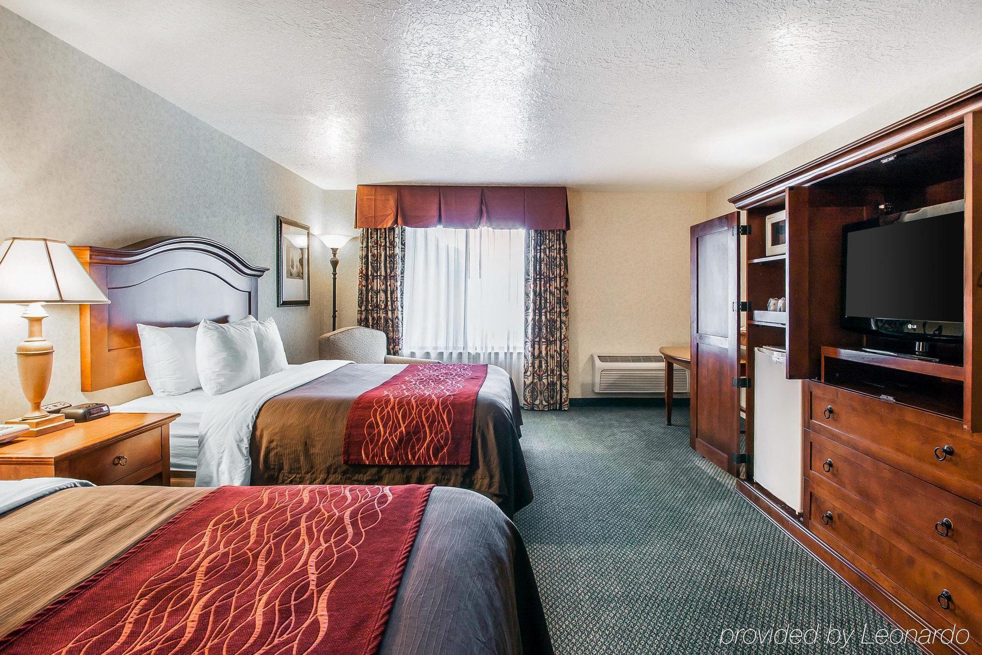 Comfort Inn Conference Center ฮิลส์โบโร ภายนอก รูปภาพ
